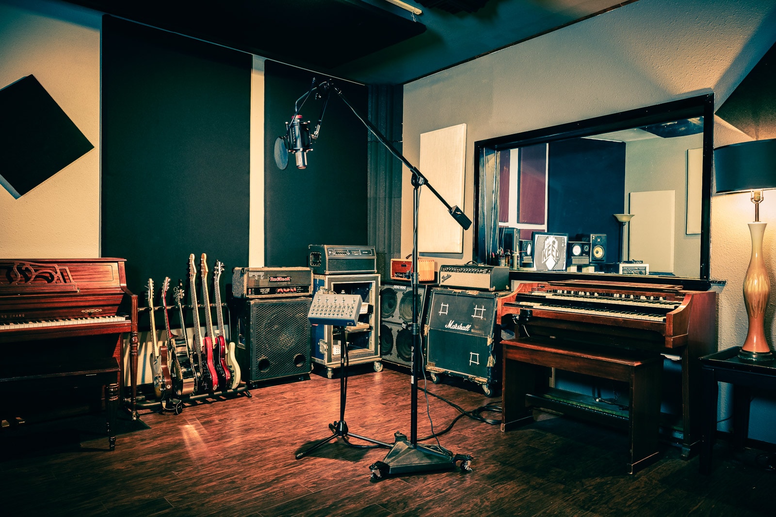 Enregistrer une chanson dans un studio professionnel. A passer le jour du mariage. EVJF